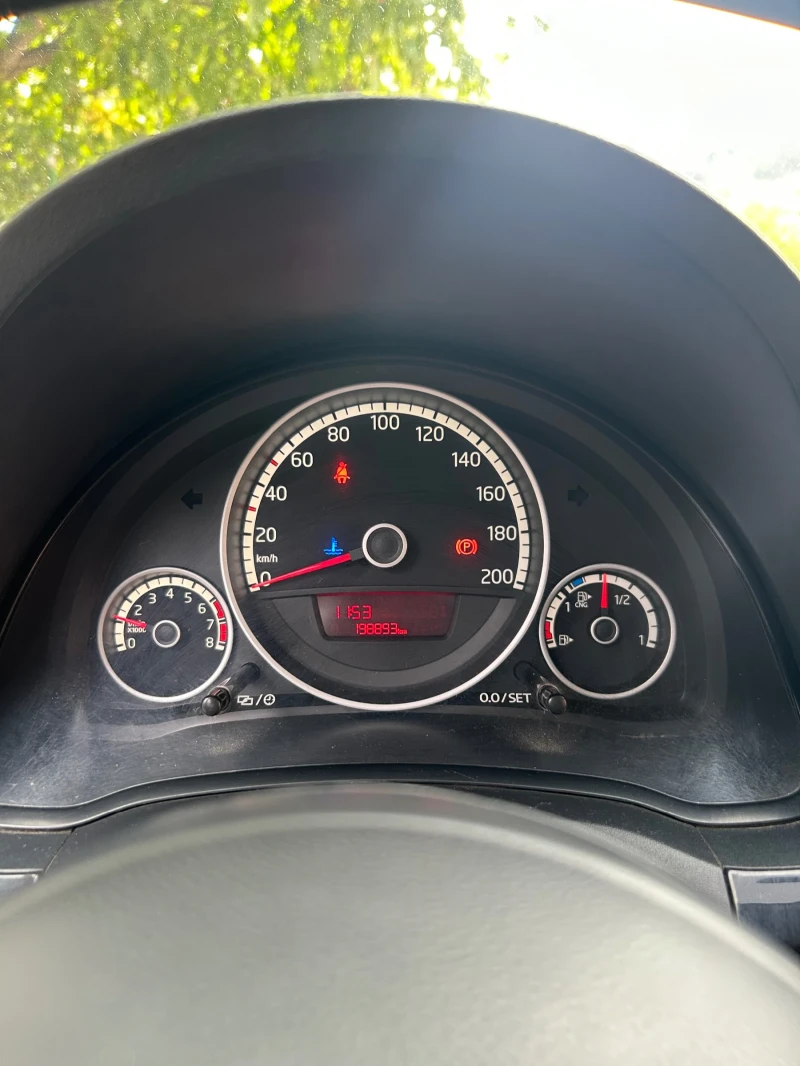 VW Up, снимка 8 - Автомобили и джипове - 52501309