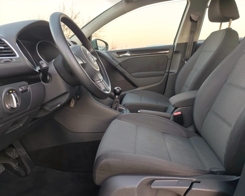 VW Golf 2.0TDI 140ks, снимка 8 - Автомобили и джипове - 52818724
