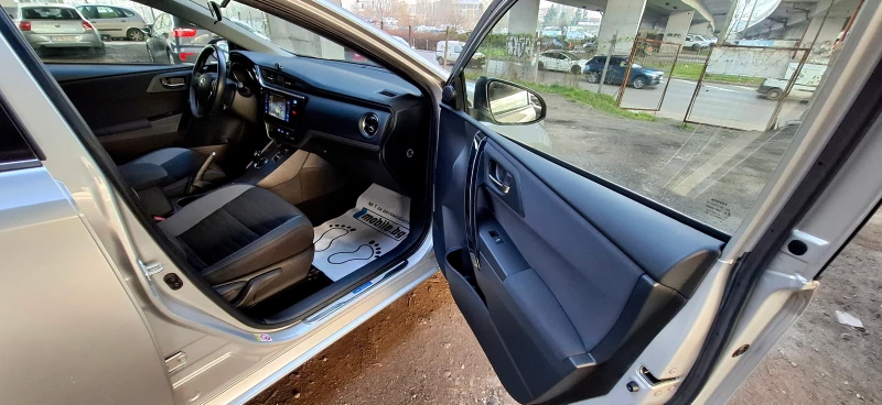 Toyota Auris СЕРВ. ДОК., снимка 14 - Автомобили и джипове - 52833227