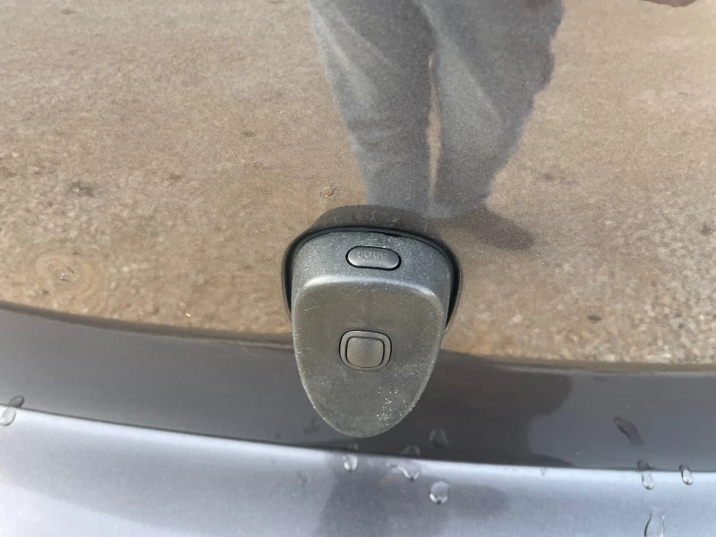 Toyota Yaris 1.3i/KEYLESS/ЧИСТО НОВ СЪЕДИНИТЕЛ/KLIMA/2011, снимка 11 - Автомобили и джипове - 52877578