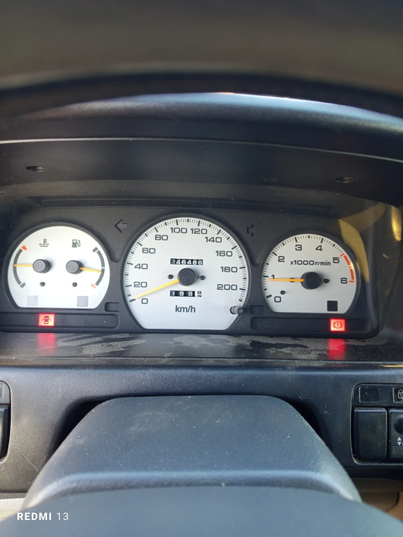 Mitsubishi Space runner, снимка 13 - Автомобили и джипове - 52938625