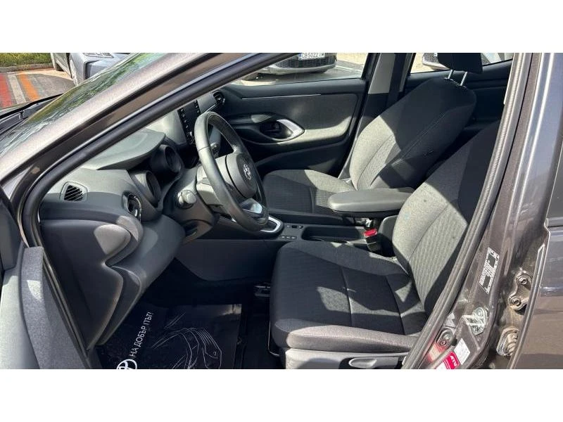 Toyota Yaris 1.5HSD TEAM D, снимка 12 - Автомобили и джипове - 54514941