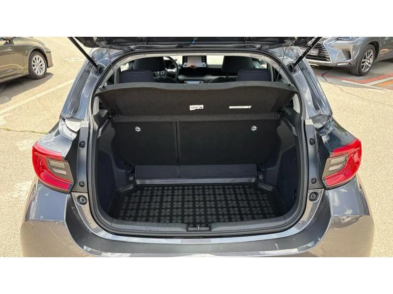 Toyota Yaris 1.5HSD TEAM D, снимка 10 - Автомобили и джипове - 54514941