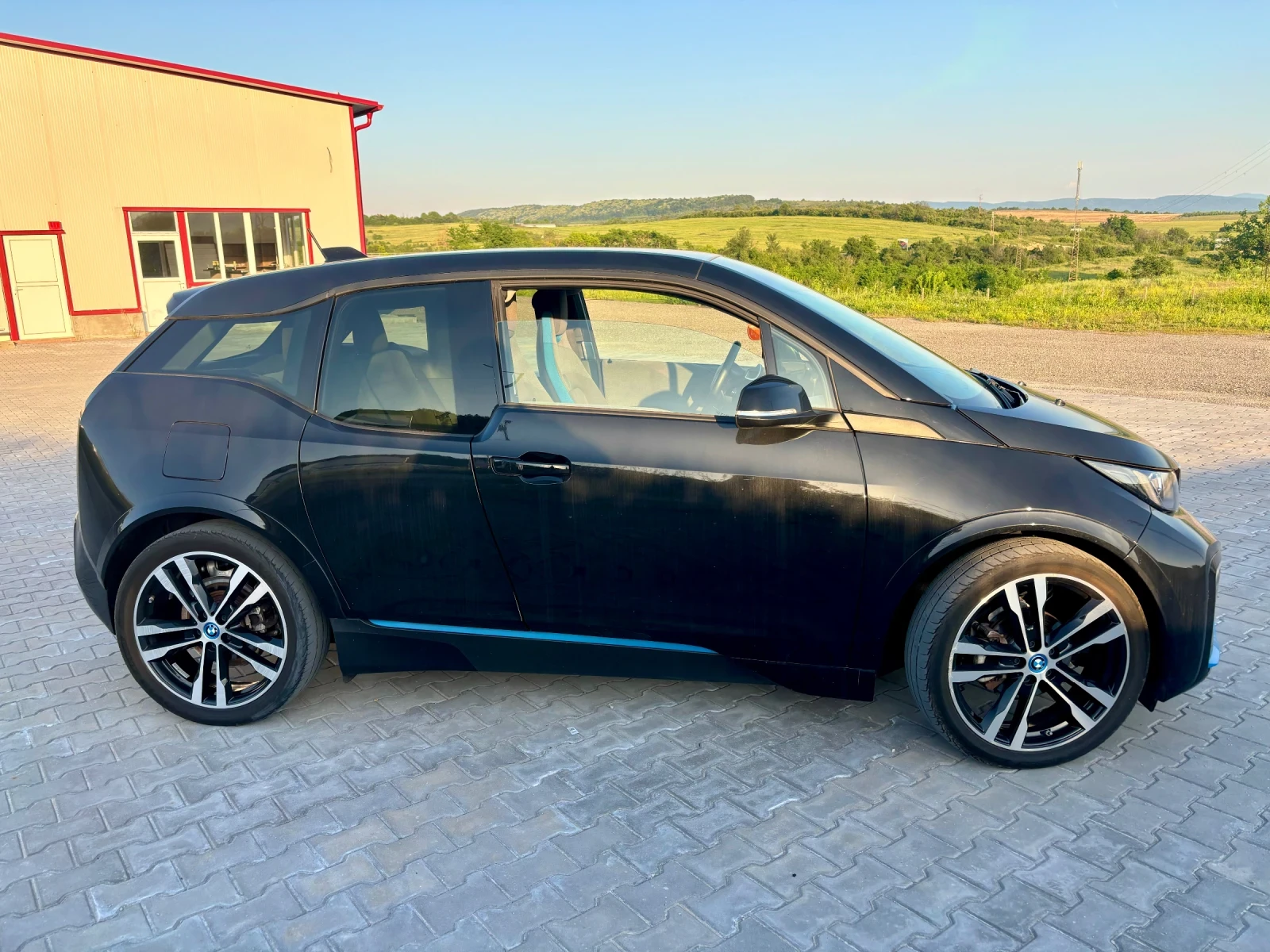 BMW i3  - изображение 2
