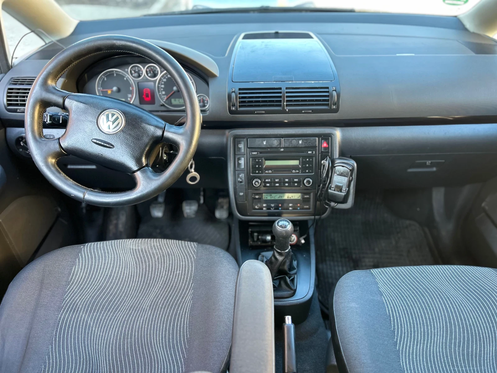 VW Sharan Busines - изображение 5