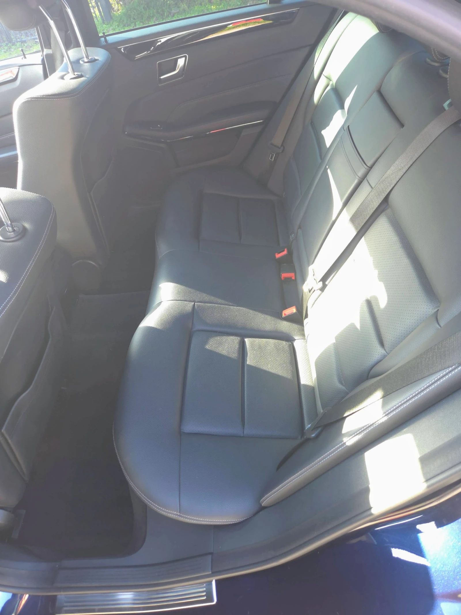 Mercedes-Benz E 250 4matic  AMG line ������ �� | Mobile.bg � ����������� 17