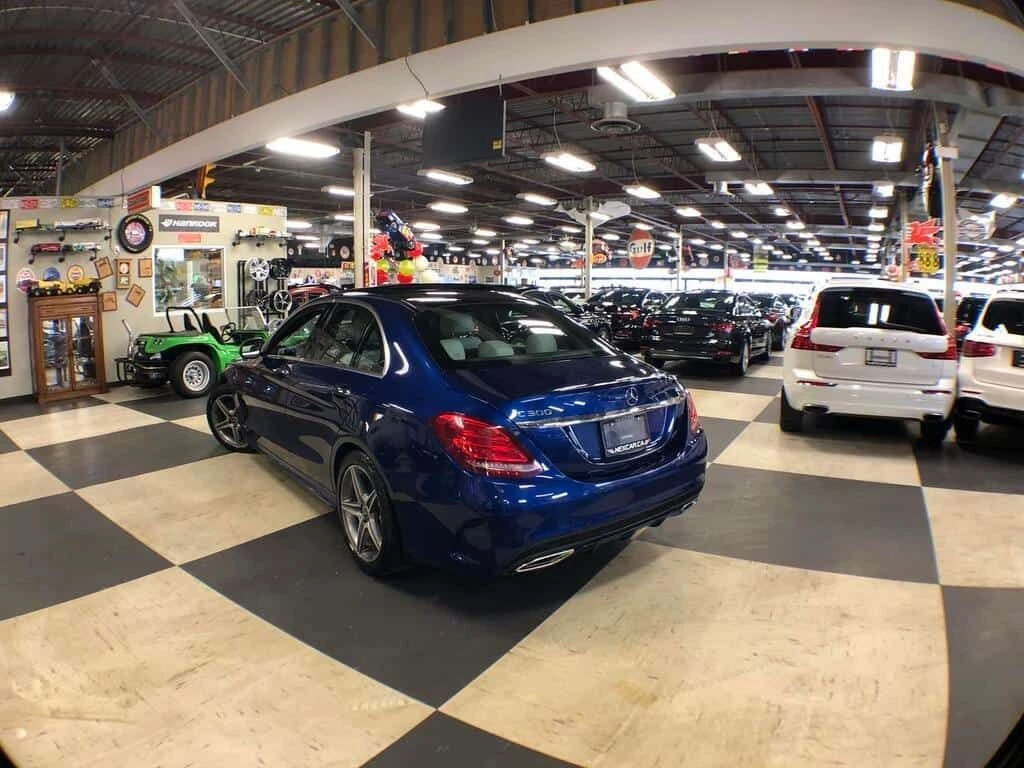 Mercedes-Benz C 300 * AMG PKG 4MATIC LEATHER PAN/ROOF NAVI CAMERA * CA, снимка 6 - Автомобили и джипове - 54139373