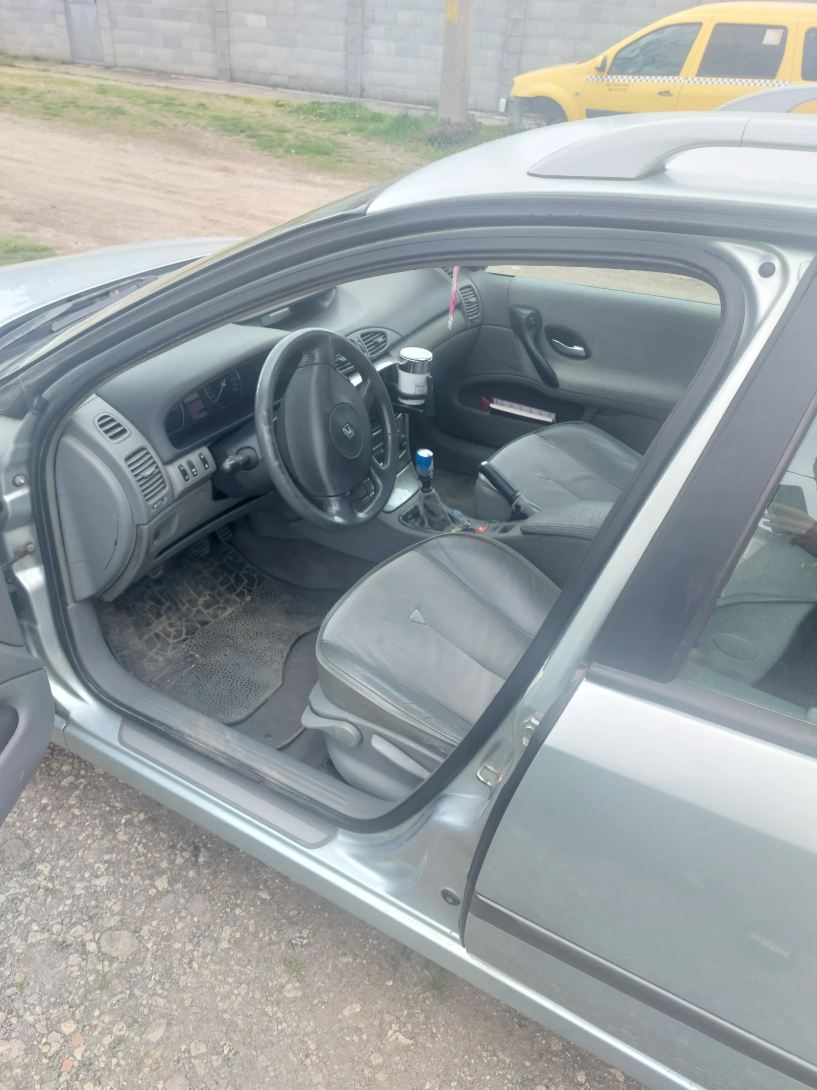 Renault Laguna, снимка 6 - Автомобили и джипове - 54170336