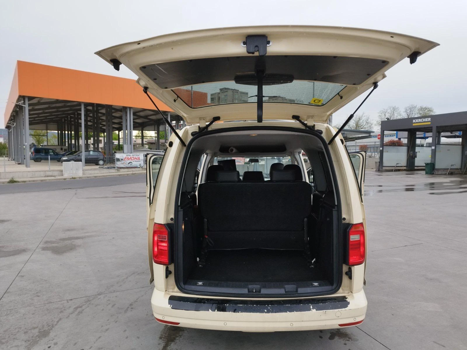 VW Caddy, снимка 6 - Автомобили и джипове - 54359825