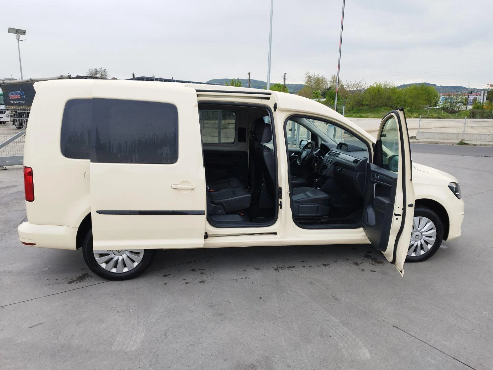 VW Caddy, снимка 3 - Автомобили и джипове - 54359825