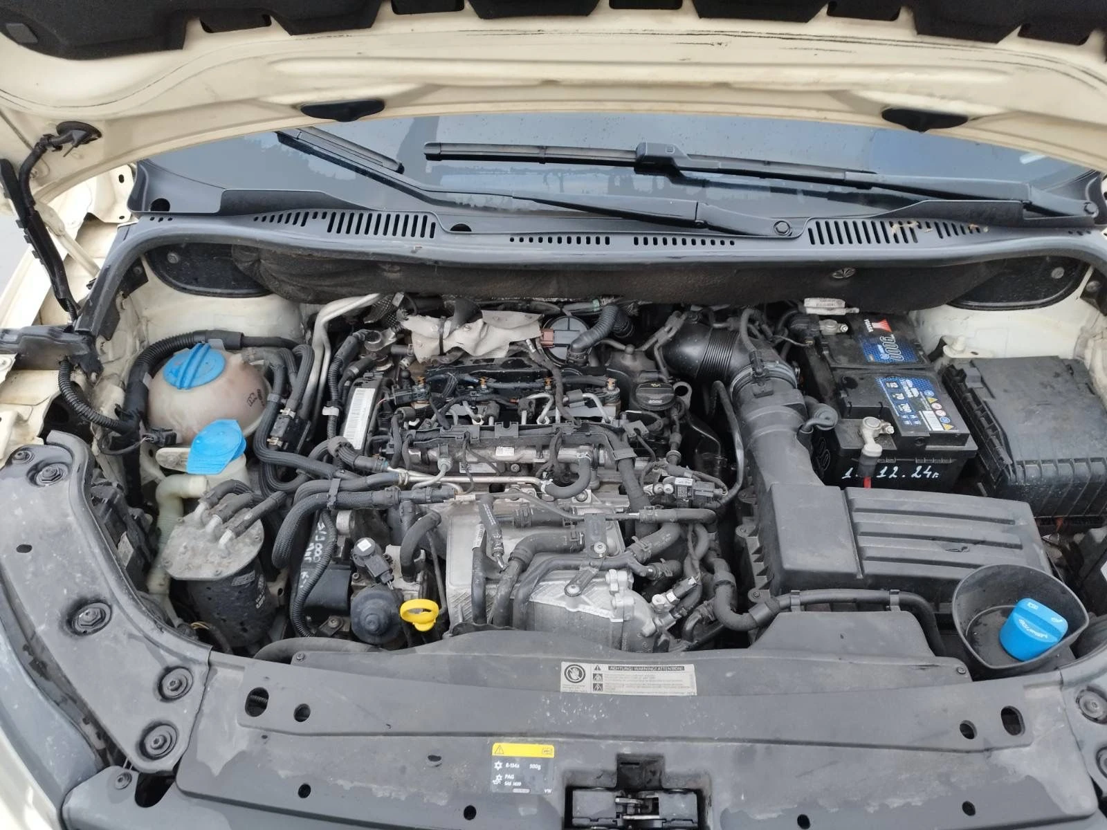 VW Caddy, снимка 15 - Автомобили и джипове - 54359825