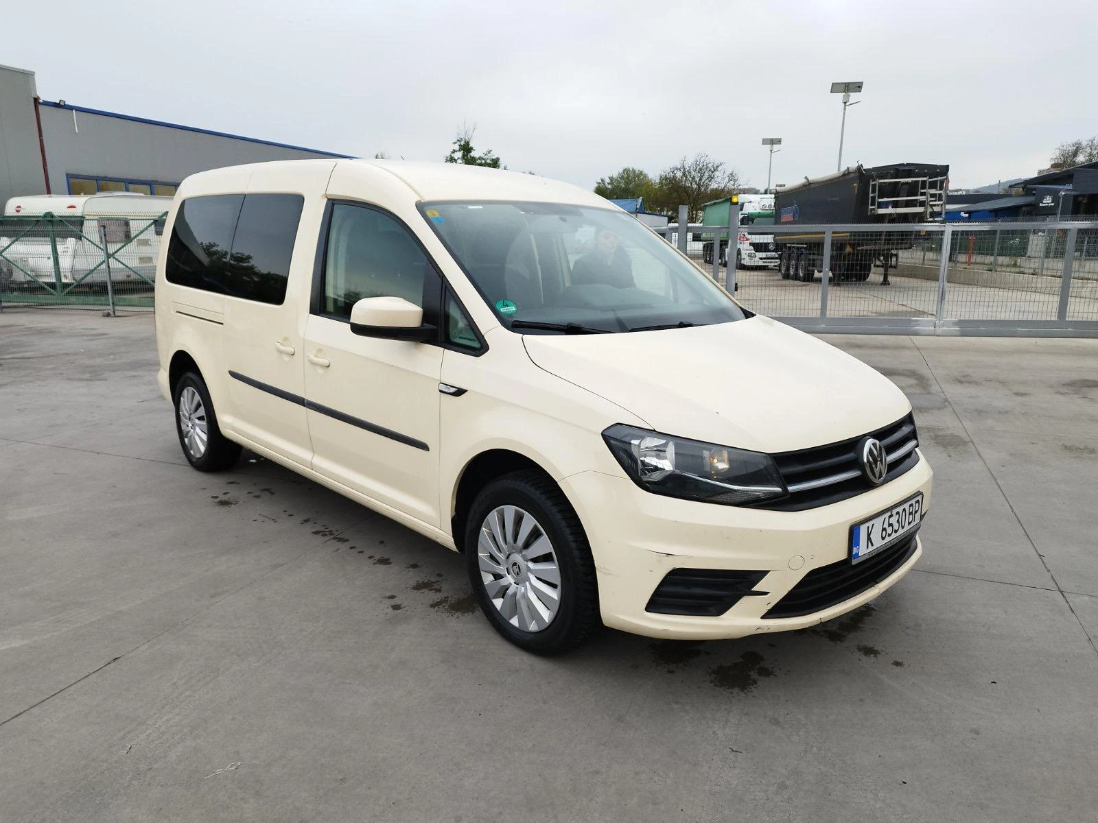 VW Caddy, снимка 5 - Автомобили и джипове - 54359825
