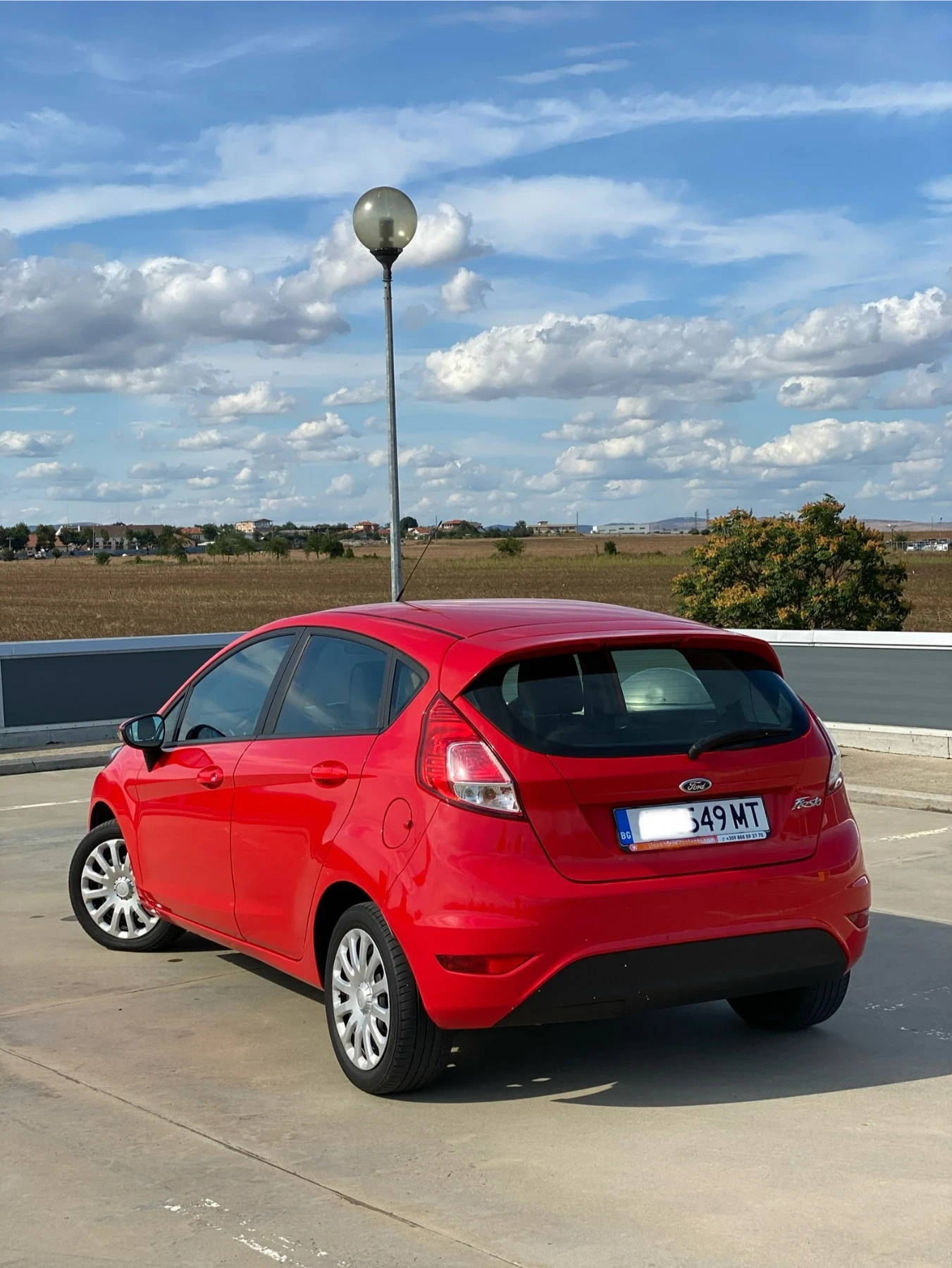Ford Fiesta 1.25 перфектна, снимка 3 - Автомобили и джипове - 54512221