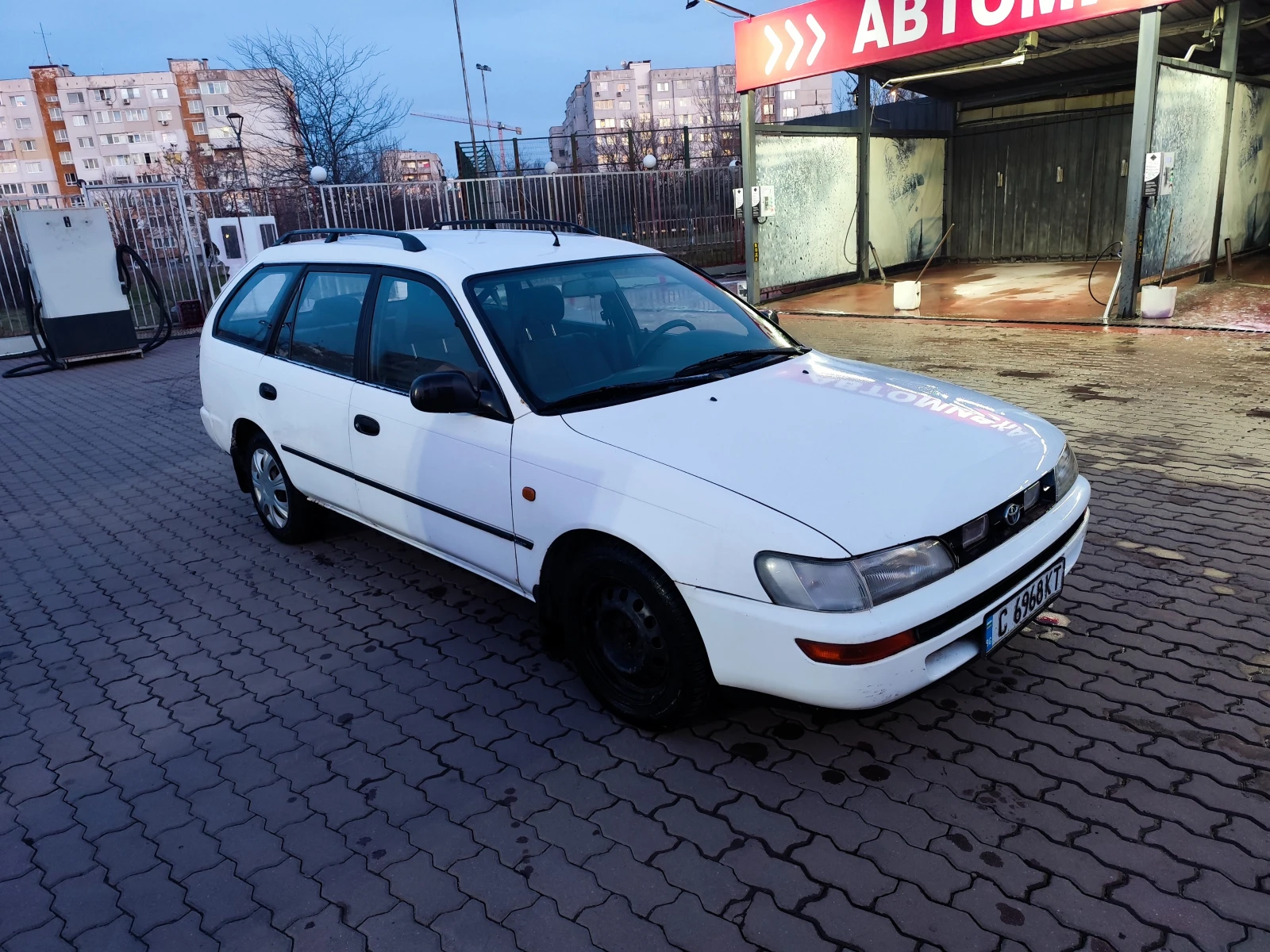 Toyota Corolla 2.0D, снимка 3 - Автомобили и джипове - 54620618