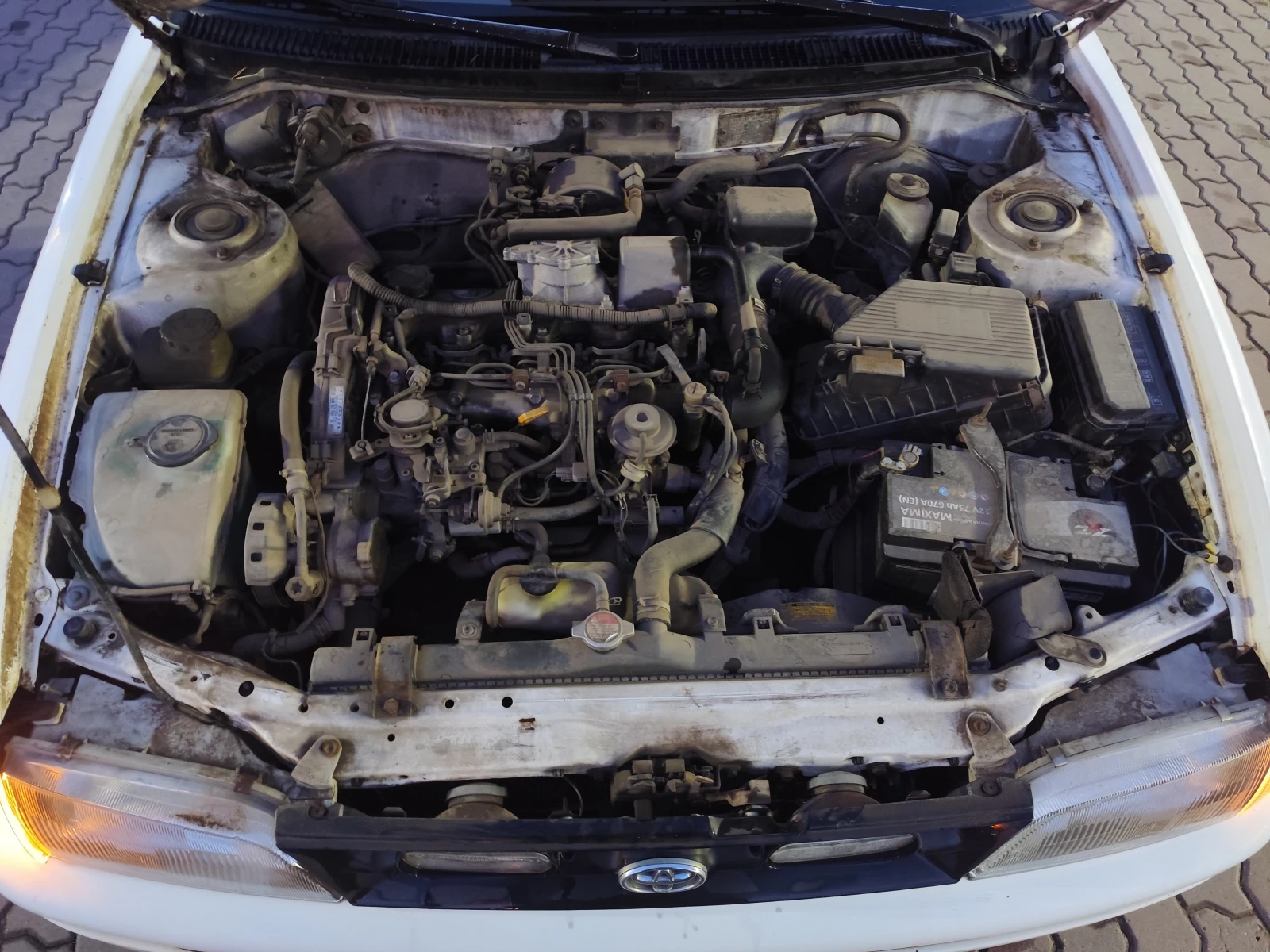 Toyota Corolla 2.0D, снимка 16 - Автомобили и джипове - 54620618