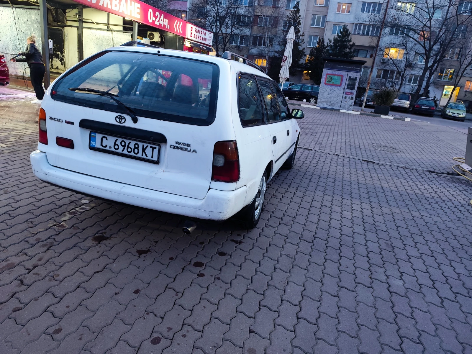 Toyota Corolla 2.0D, снимка 2 - Автомобили и джипове - 54620618