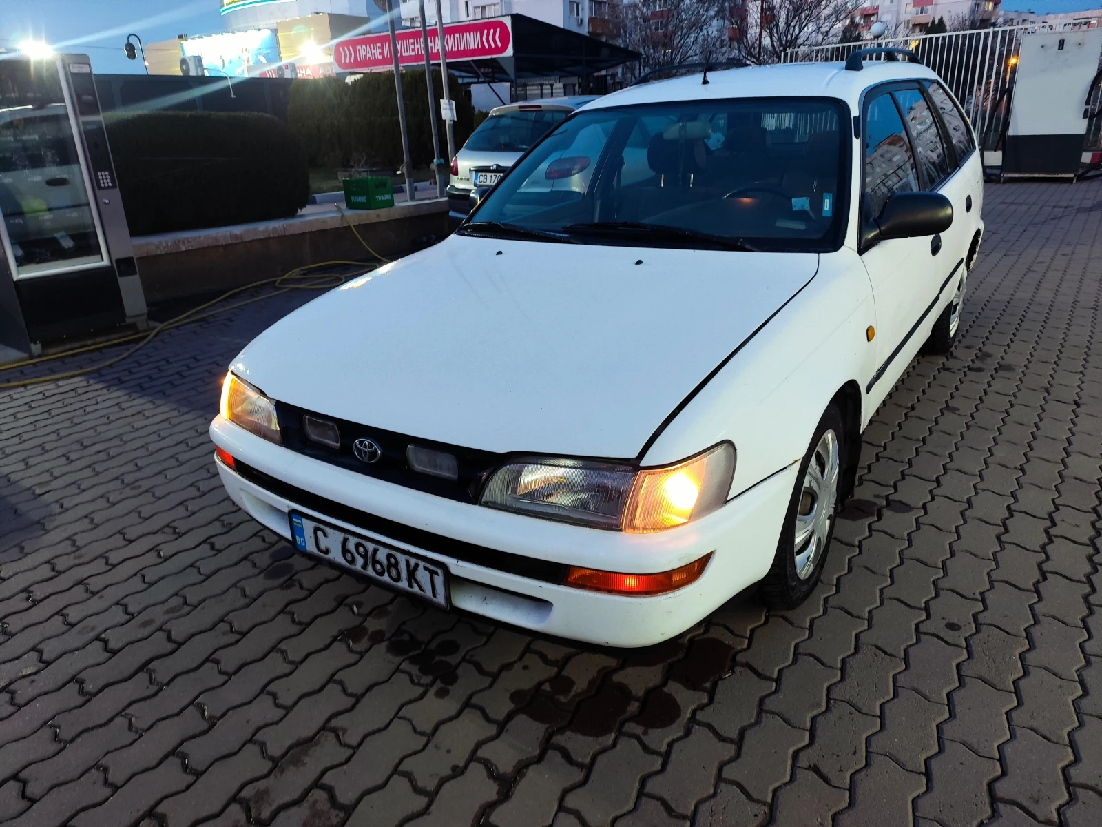 Toyota Corolla 2.0D, снимка 15 - Автомобили и джипове - 54620618