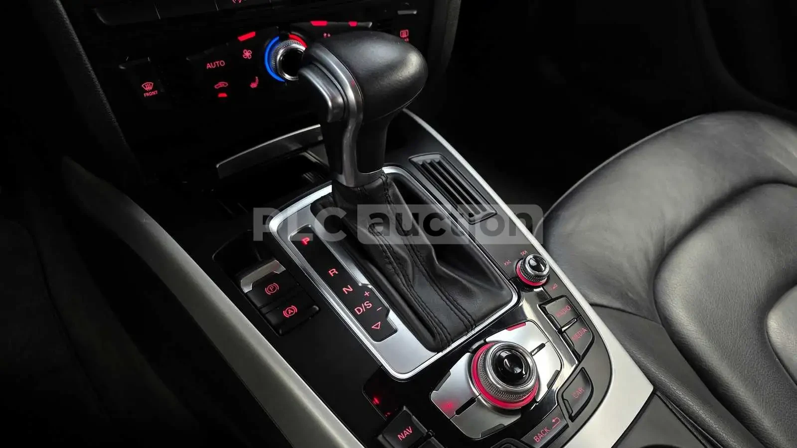 Audi A4 2.0TDI| КАМЕРА| ПОДГРЕВ| ШИБИРАХ| ВКЛ.ТЕХНОТЕСТ, снимка 9 - Автомобили и джипове - 54627992