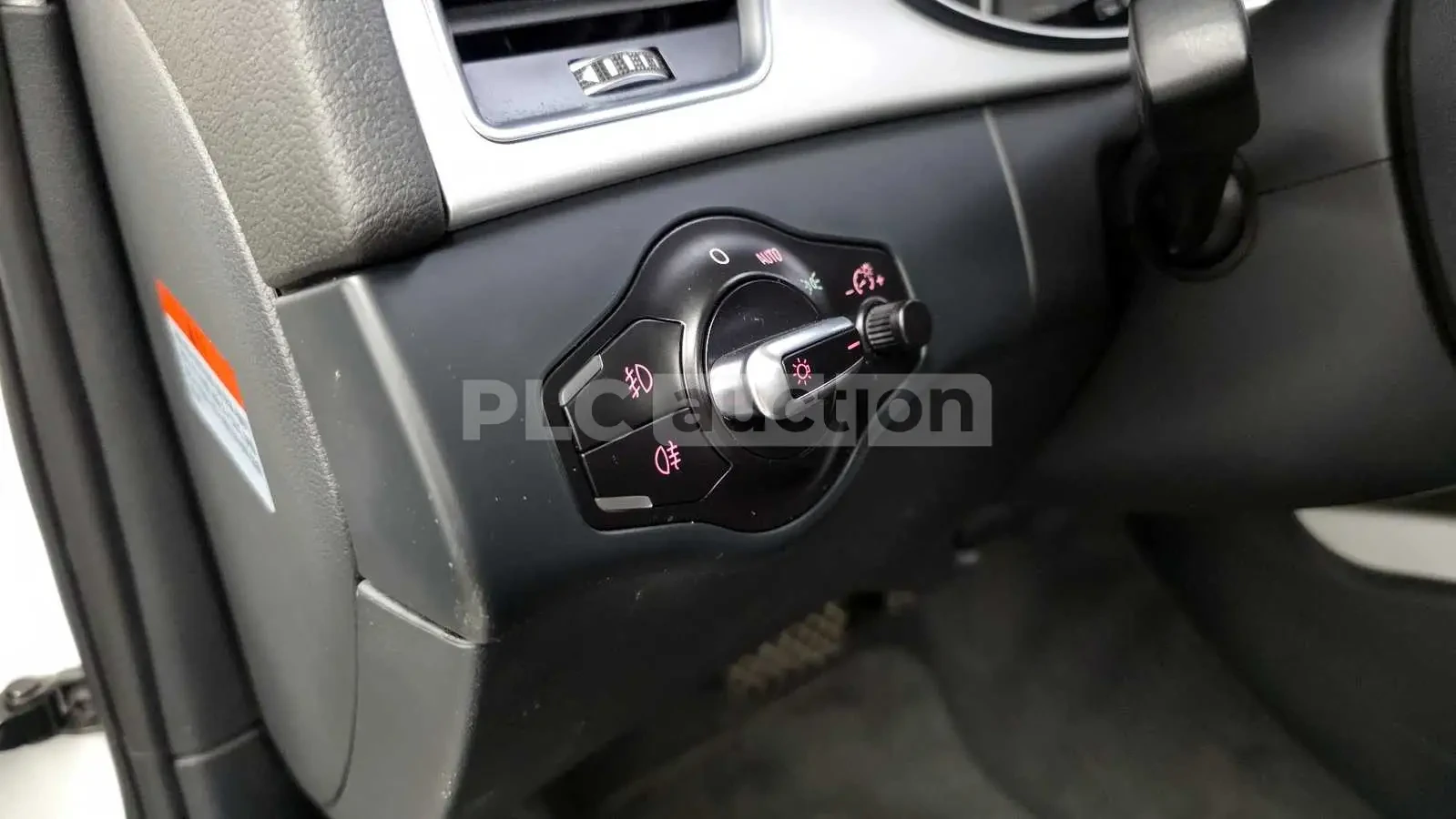 Audi A4 2.0TDI| КАМЕРА| ПОДГРЕВ| ШИБИРАХ| ВКЛ.ТЕХНОТЕСТ, снимка 12 - Автомобили и джипове - 54627992