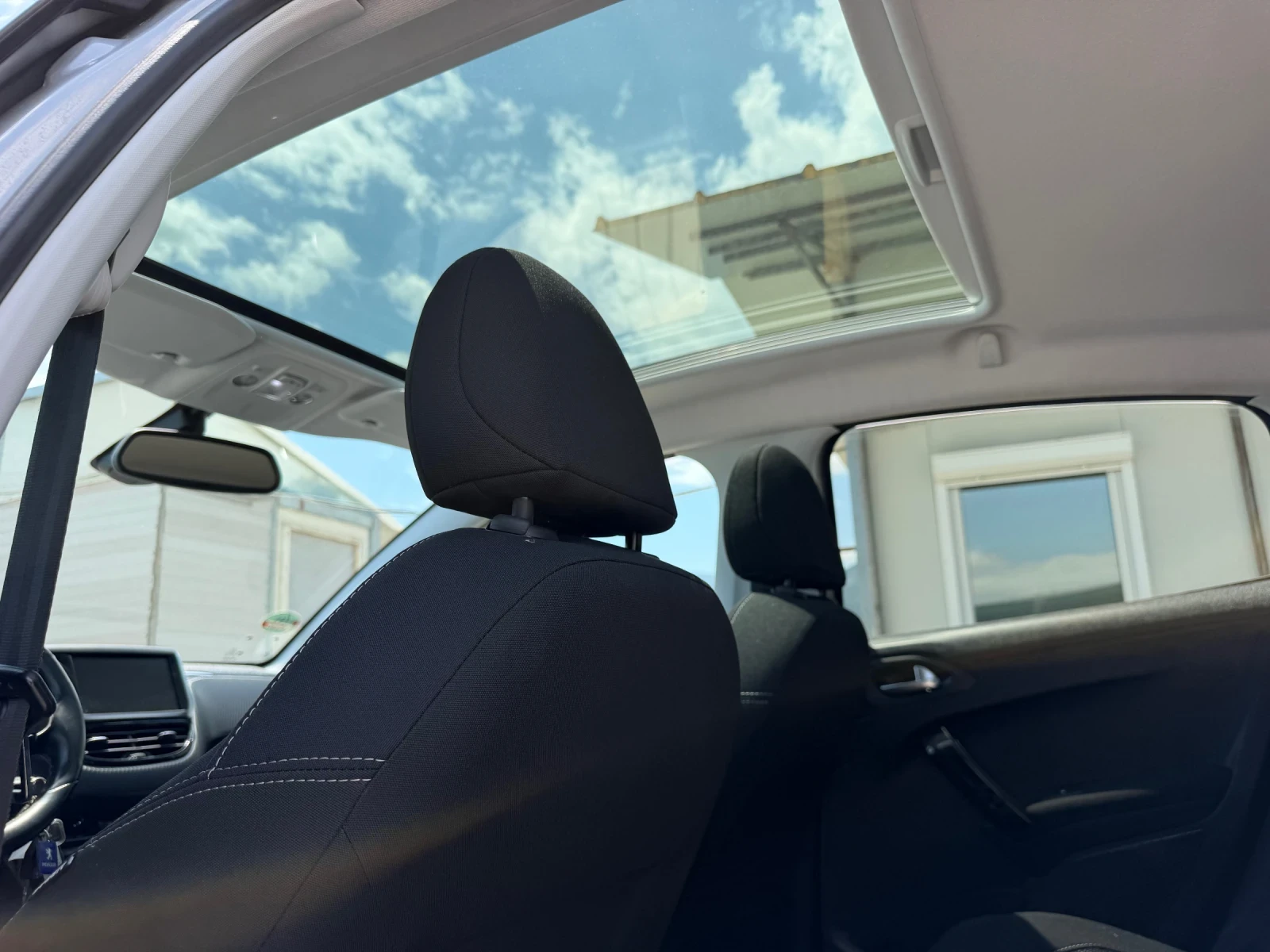 Peugeot 208 1.6d/100hp/NAVI/PANORAMA/CAMERA/, снимка 9 - Автомобили и джипове - 54857871