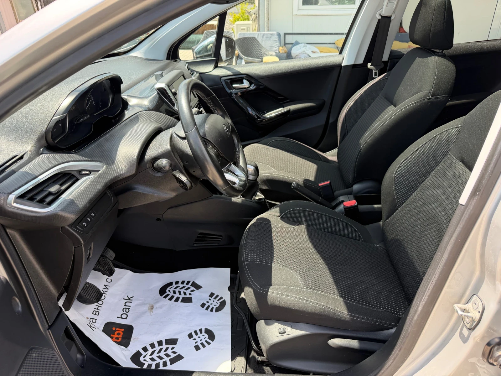 Peugeot 208 1.6d/100hp/NAVI/PANORAMA/CAMERA/, снимка 10 - Автомобили и джипове - 54857871