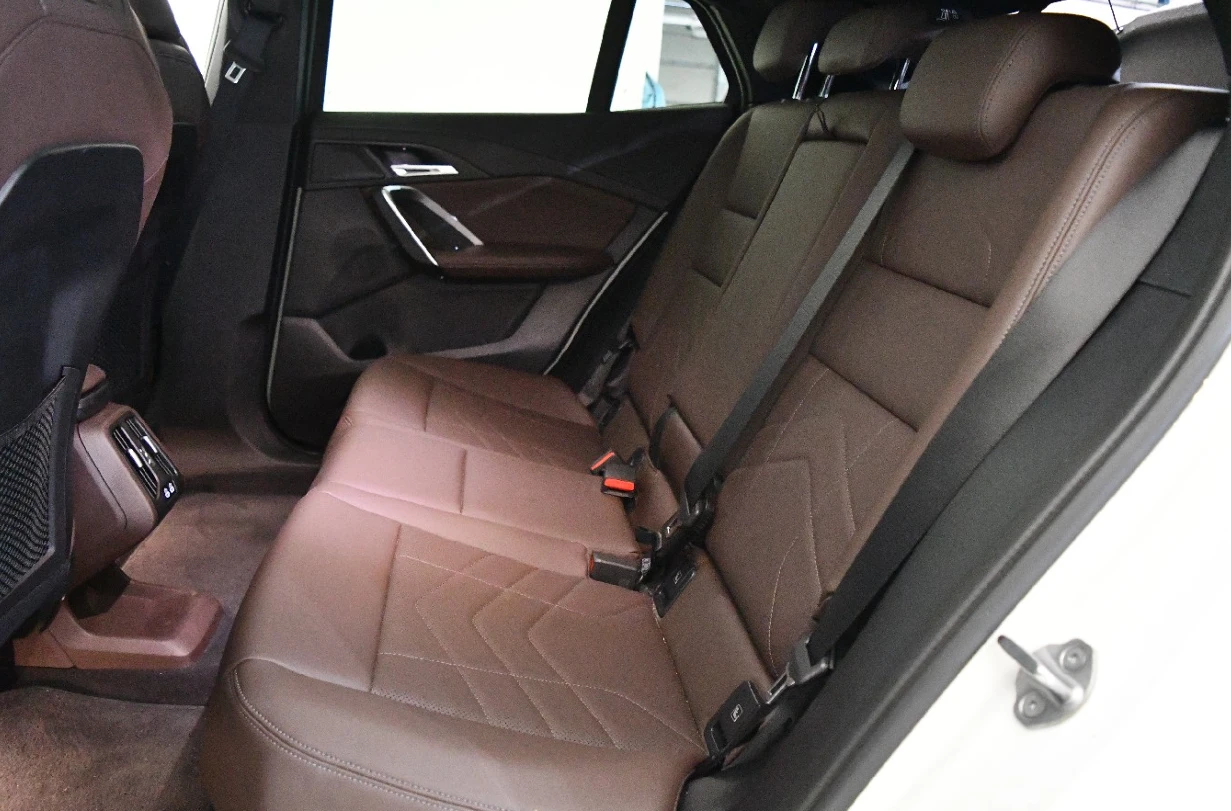 BMW iX2 eDrive20 M Sport, снимка 12 - Автомобили и джипове - 54959504