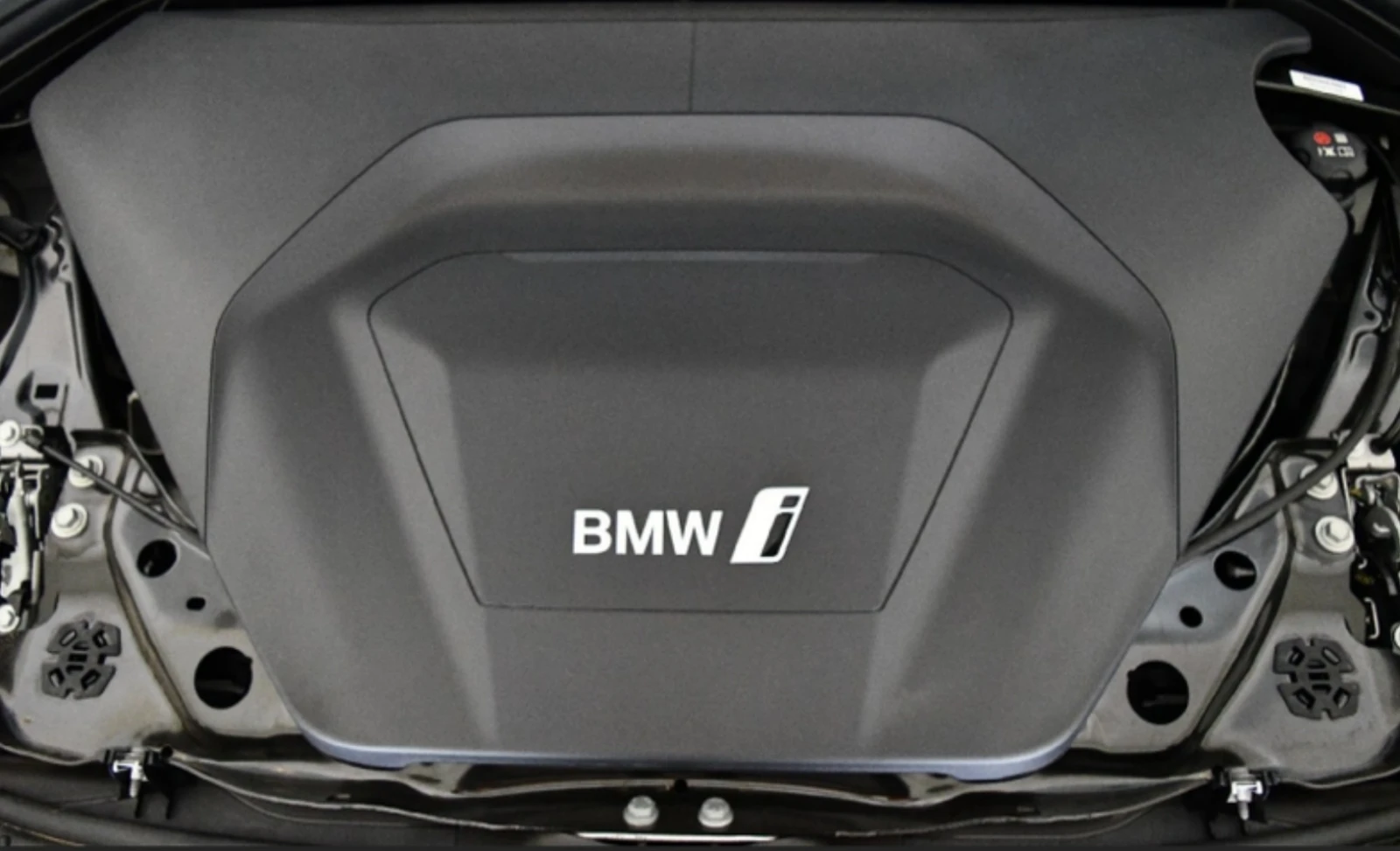 BMW iX2 eDrive20 M Sport, снимка 14 - Автомобили и джипове - 54959504