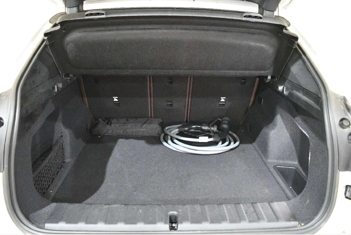 BMW iX2 eDrive20 M Sport, снимка 13 - Автомобили и джипове - 54959504