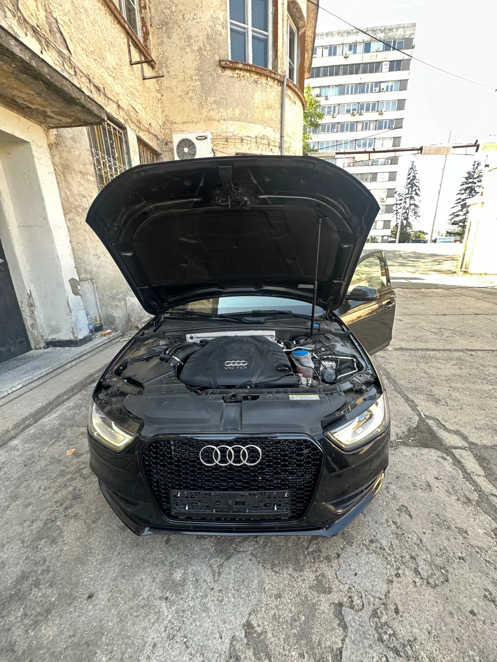 Audi A4 3.0 TDI, снимка 14 - Автомобили и джипове - 55016144
