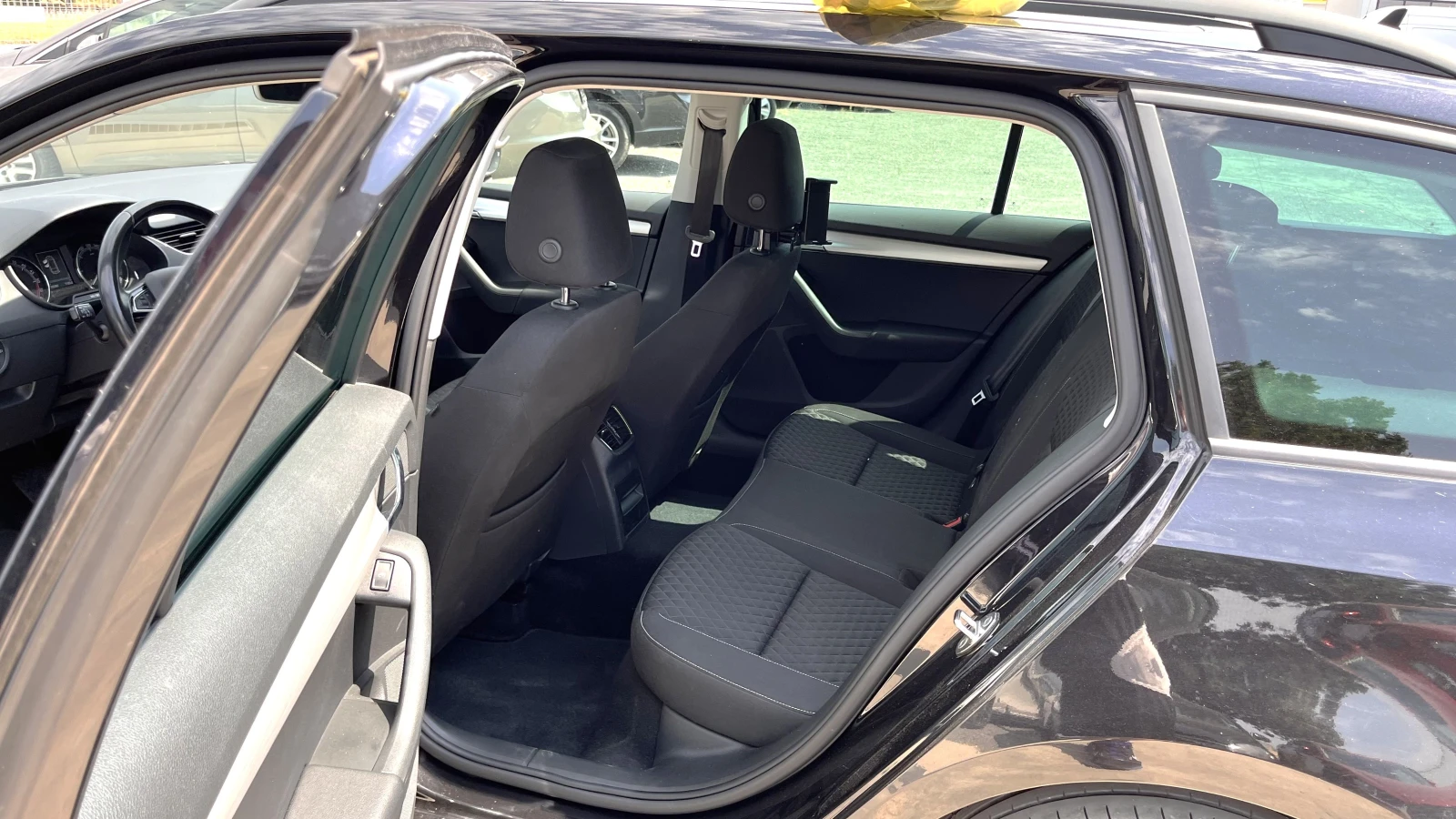 Skoda Octavia 5E 2.0TDI, снимка 9 - Автомобили и джипове - 55130364