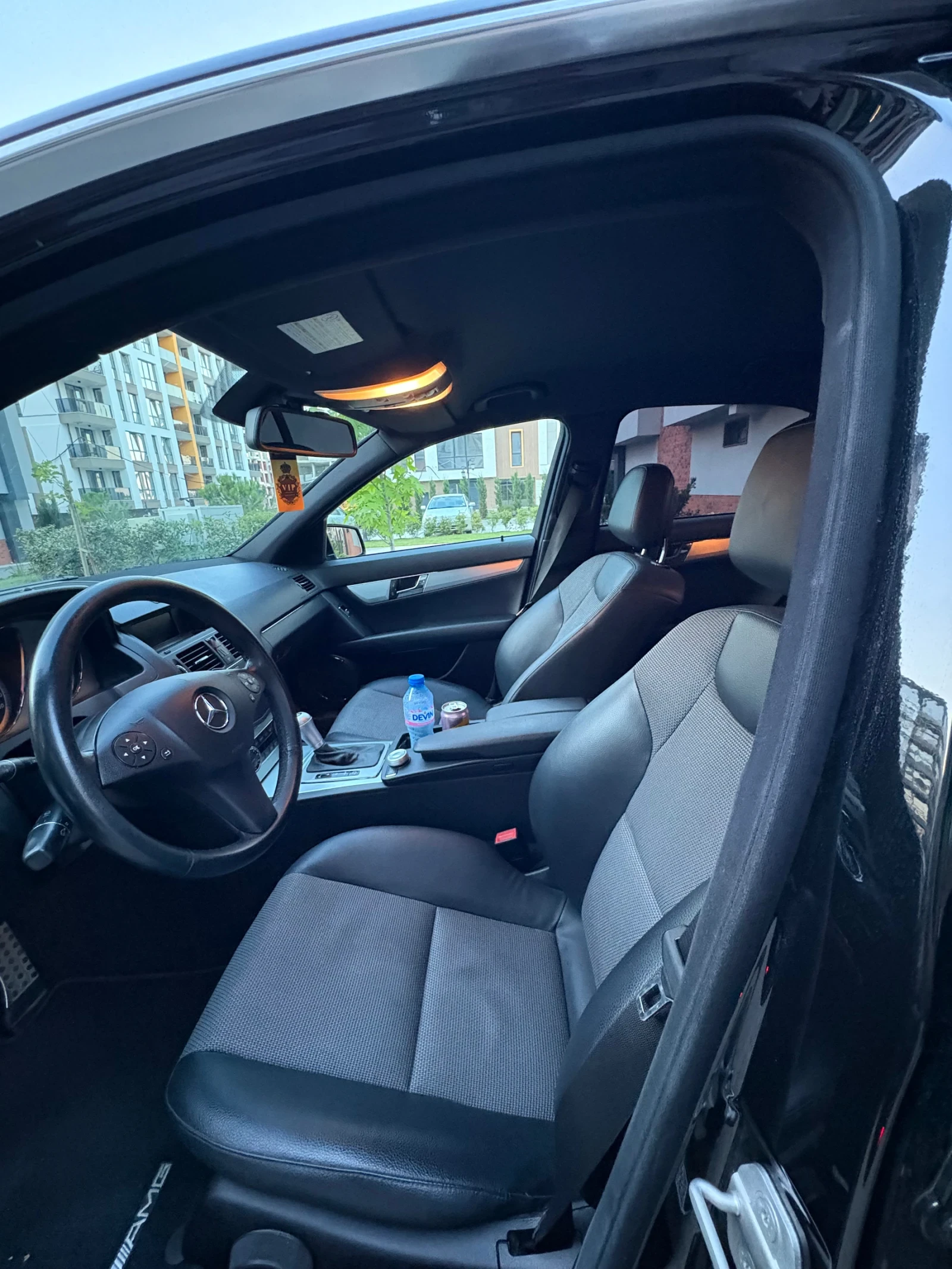 Mercedes-Benz C 180, снимка 10 - Автомобили и джипове - 55257019