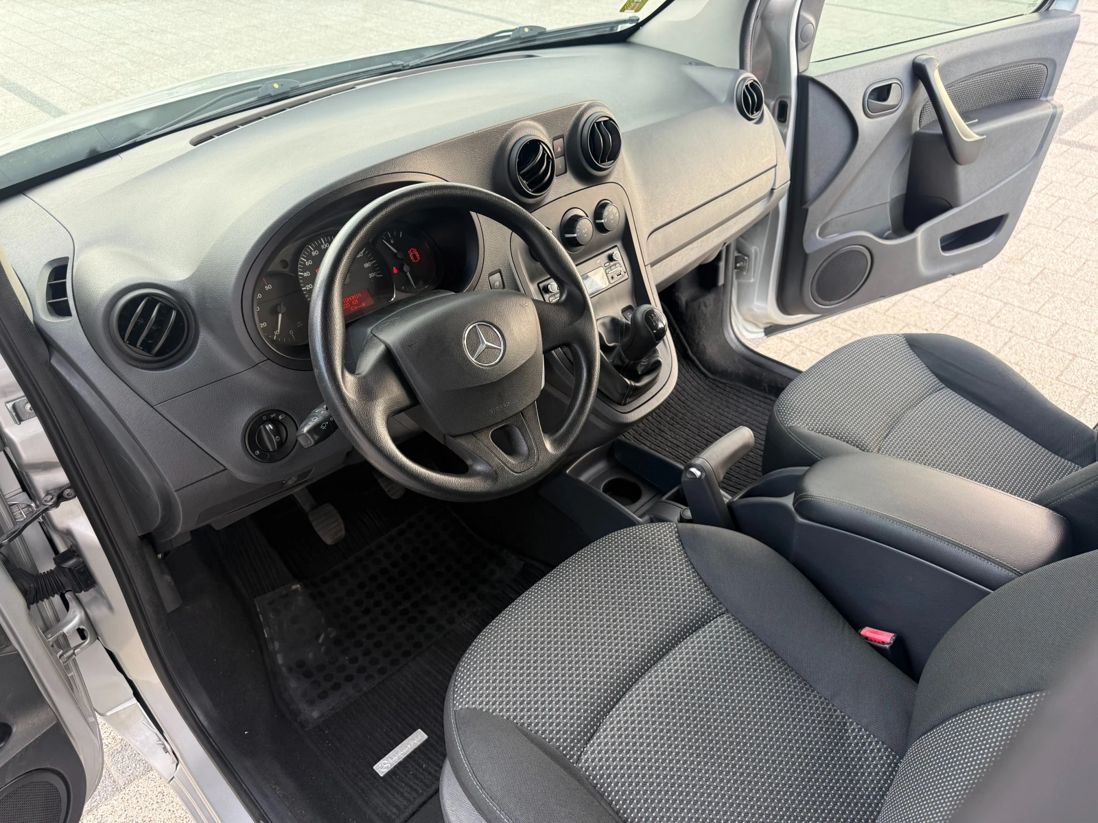 Mercedes-Benz Citan 109CDI Trend Климатик Euro 5B, снимка 11 - Автомобили и джипове - 55953228