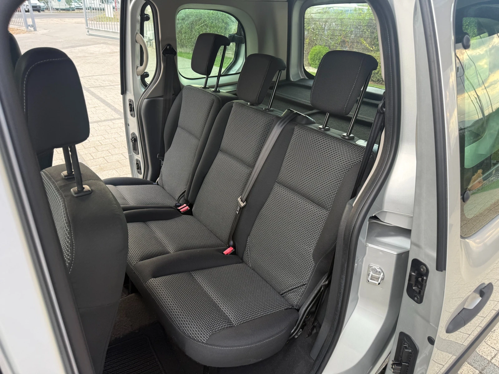 Mercedes-Benz Citan 109CDI Trend Климатик Euro 5B, снимка 14 - Автомобили и джипове - 55953228