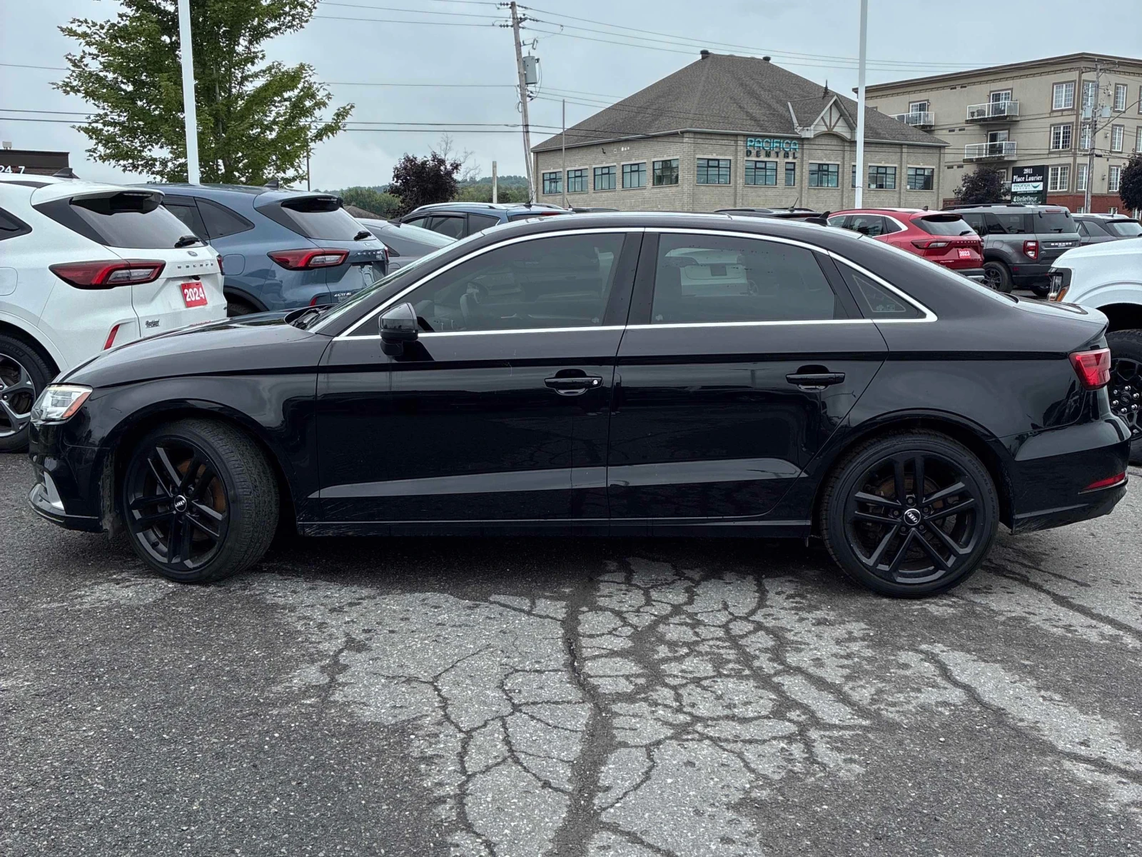 Audi A3 * Komfort * CARFAX * ЦЕНА ДО БГ, снимка 2 - Автомобили и джипове - 56061669