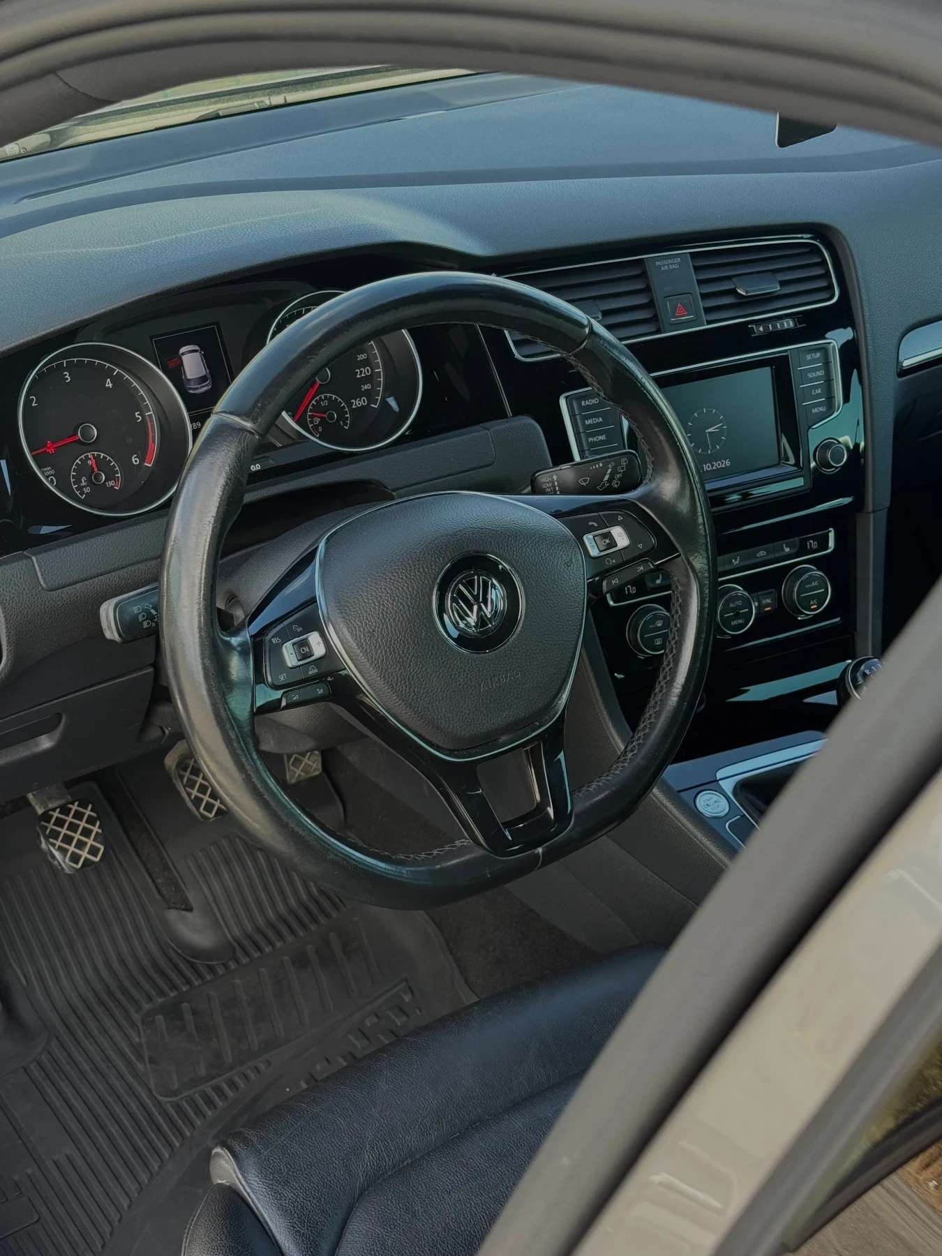 VW Golf 2.0TDI HIGHLINE, снимка 8 - Автомобили и джипове - 56546224