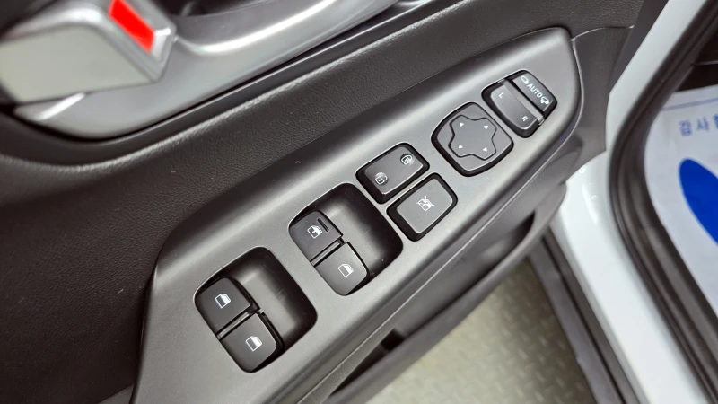 Hyundai Kona 2.0 2WD SMART autogeorge.com, снимка 12 - Автомобили и джипове - 52391753