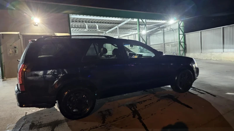 Cadillac Srx, снимка 5 - Автомобили и джипове - 52639404