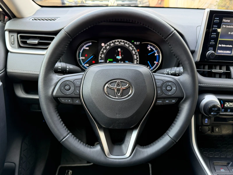 Toyota Rav4 2.5 Hybrid* СЕРВИЗНА КНИЖКА С ПЪЛНА ИСТОРИЯ, снимка 11 - Автомобили и джипове - 52847711