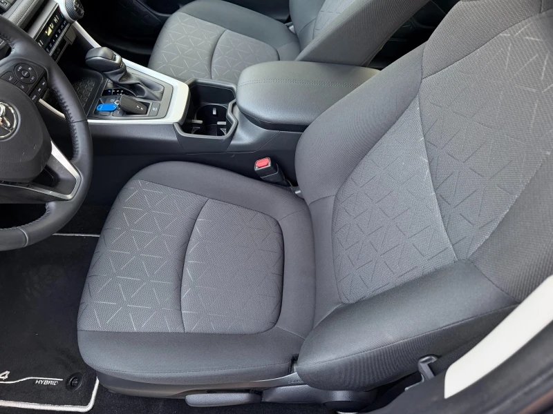 Toyota Rav4 2.5 Hybrid* СЕРВИЗНА КНИЖКА С ПЪЛНА ИСТОРИЯ, снимка 8 - Автомобили и джипове - 52847711