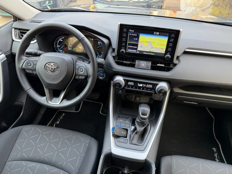 Toyota Rav4 2.5 Hybrid* СЕРВИЗНА КНИЖКА С ПЪЛНА ИСТОРИЯ, снимка 12 - Автомобили и джипове - 52847711