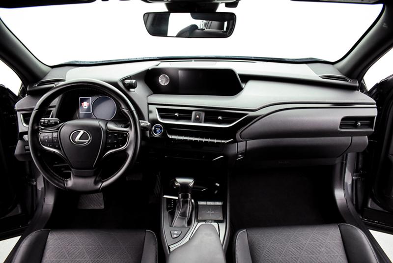 Lexus UX 250H Hybrid , снимка 15 - Автомобили и джипове - 45782172