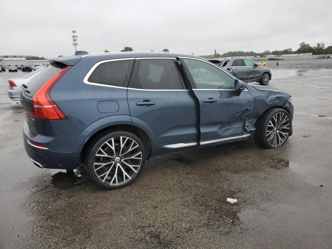 Volvo XC60 T6 INSCRIPTION - изображение 3