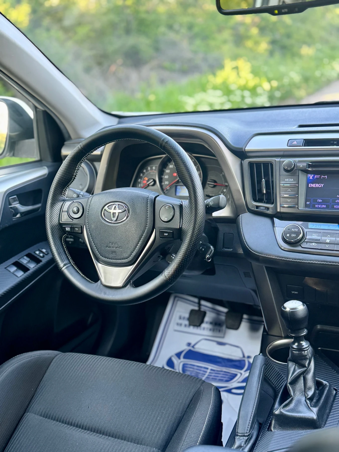 Toyota Rav4 LIMITED 4x4 - изображение 6