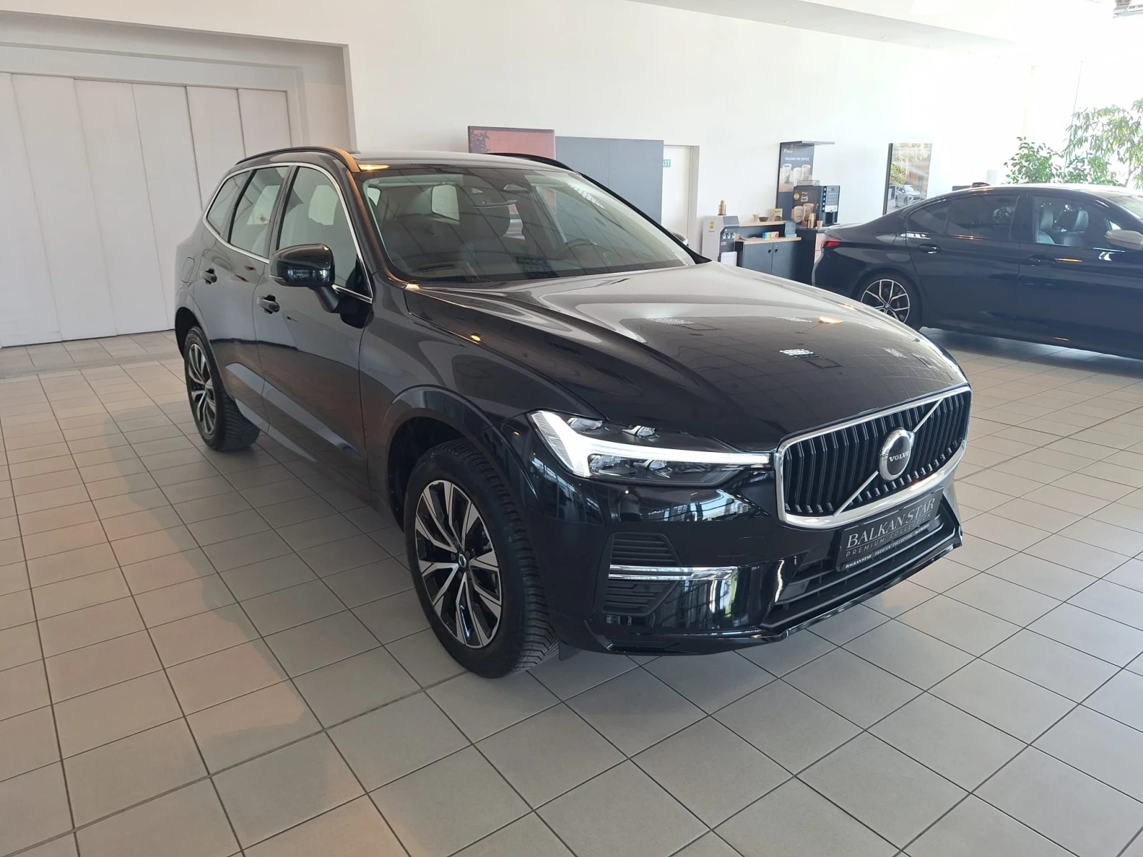 Volvo XC60 B4 Essential - изображение 2