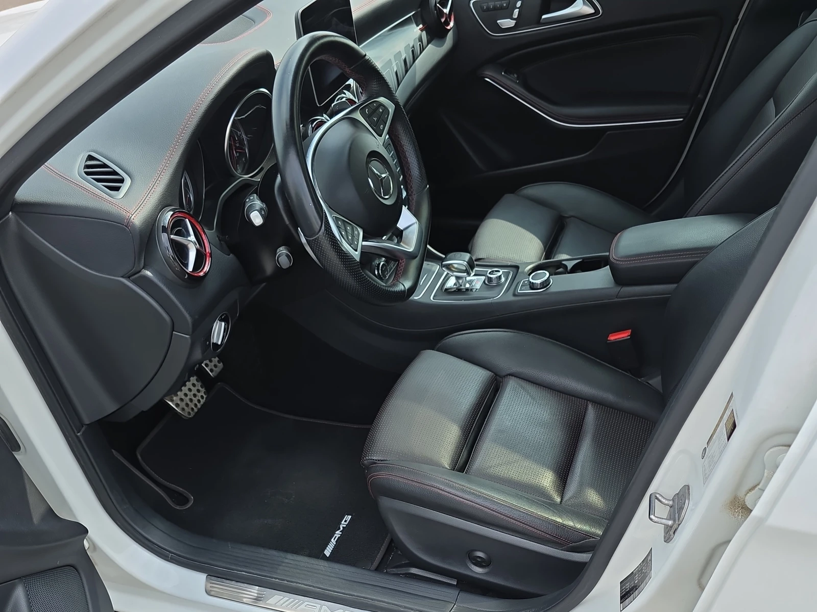 Mercedes-Benz GLA 45 AMG * 4MATIC * CARFAX * БЕЗ ПЪРВОНАЧАЛНА ВНОСКА - изображение 9