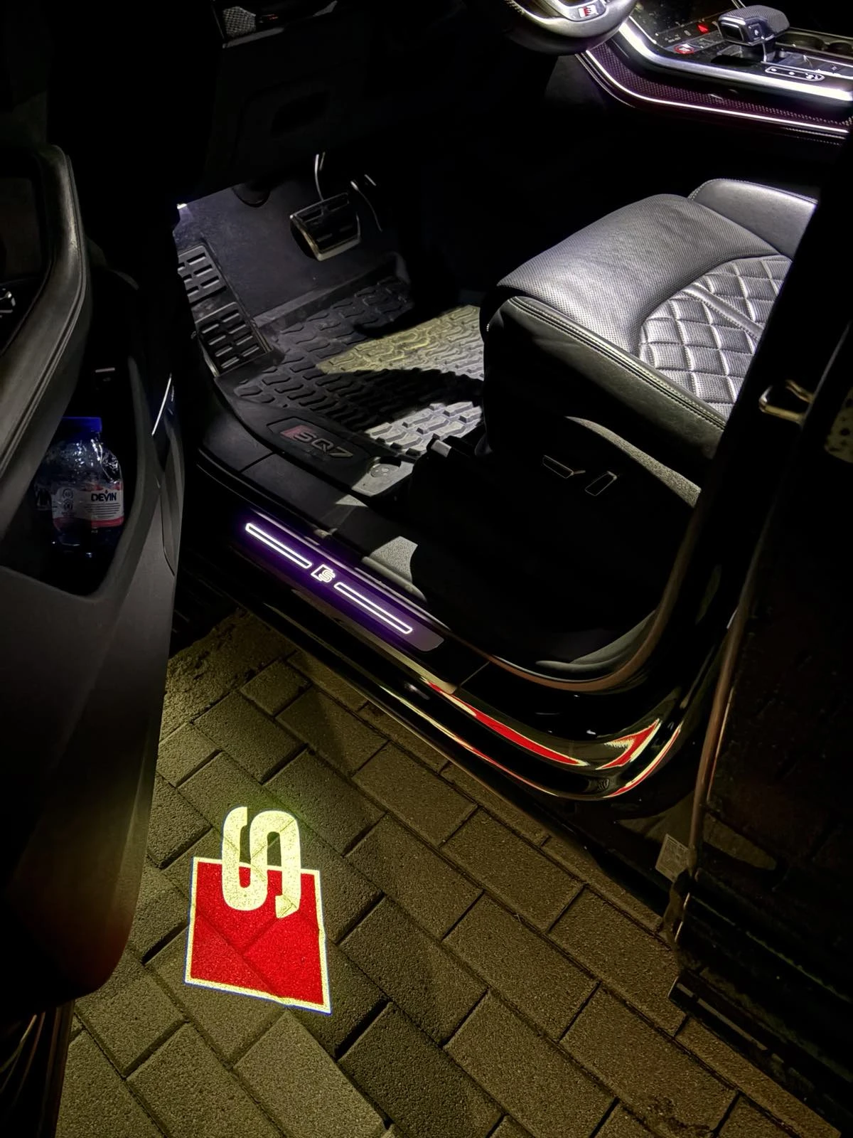 Audi SQ7  BLASK OPTIC 360* Massage ВакуумЛизинг, снимка 16 - Автомобили и джипове - 53491306