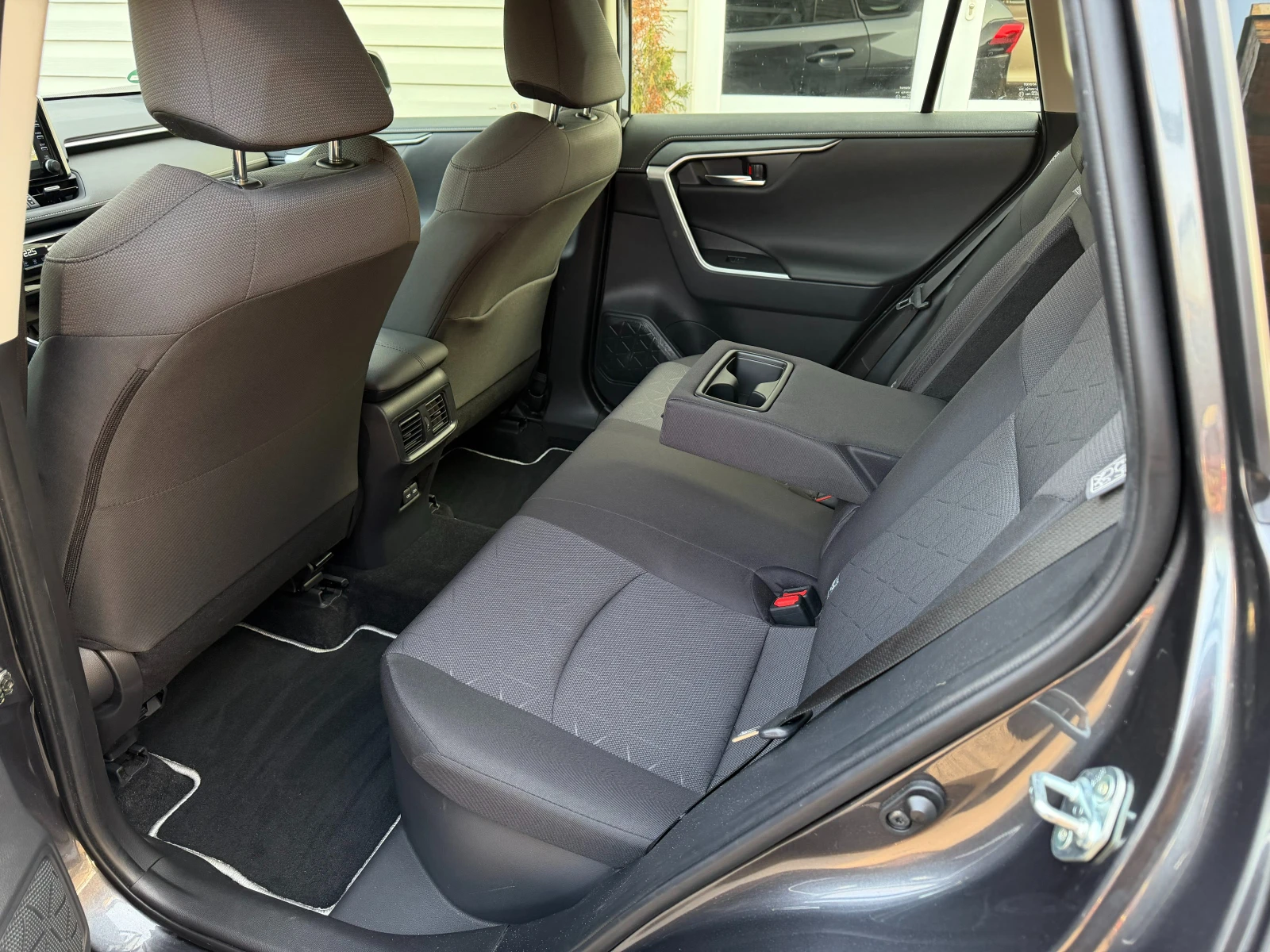 Toyota Rav4 2.5 Hybrid* СЕРВИЗНА КНИЖКА С ПЪЛНА ИСТОРИЯ - изображение 9