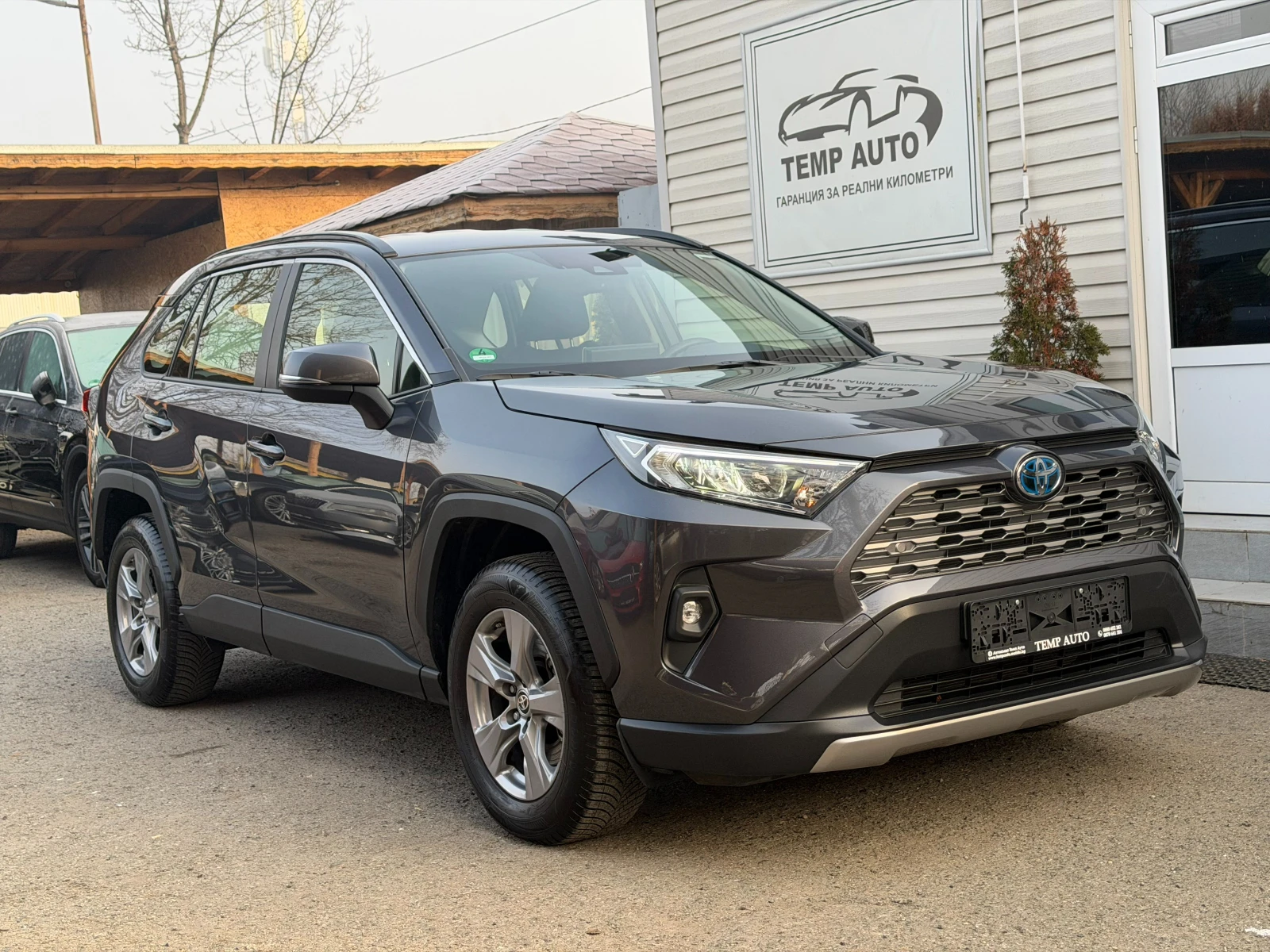 Toyota Rav4 2.5 Hybrid* СЕРВИЗНА КНИЖКА С ПЪЛНА ИСТОРИЯ - изображение 3