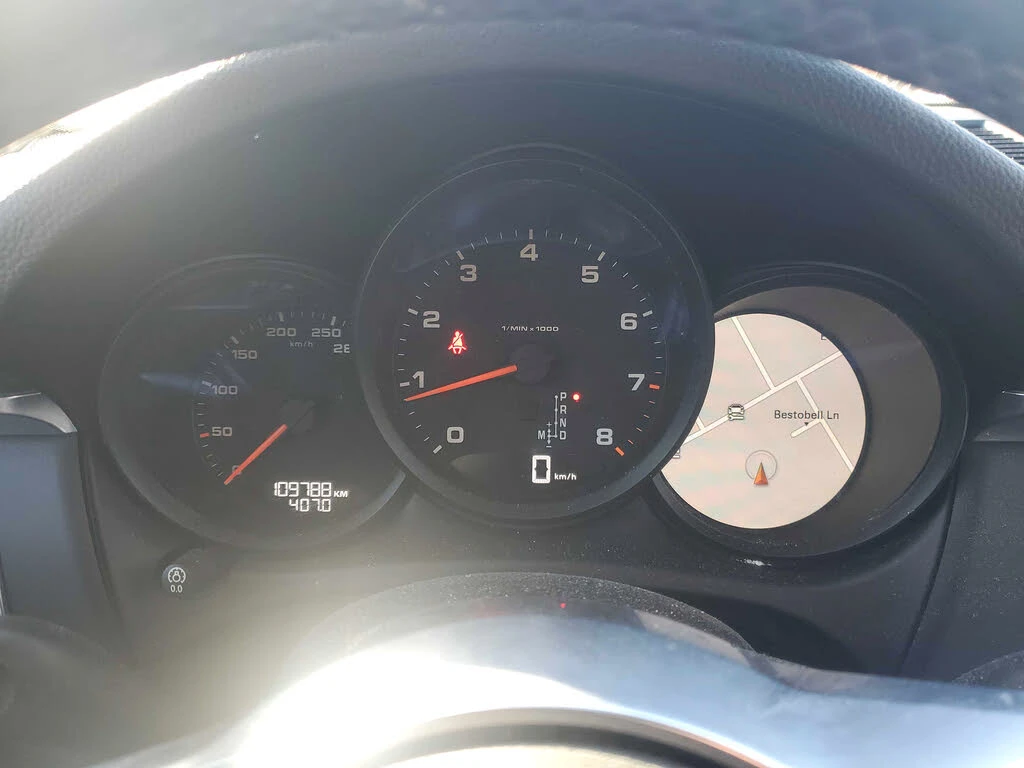 Porsche Macan KEYLESS* CHRONO* КАМЕРА* ПОДГРЕВ* ОБДУХВАНЕ* ПАНО - изображение 6