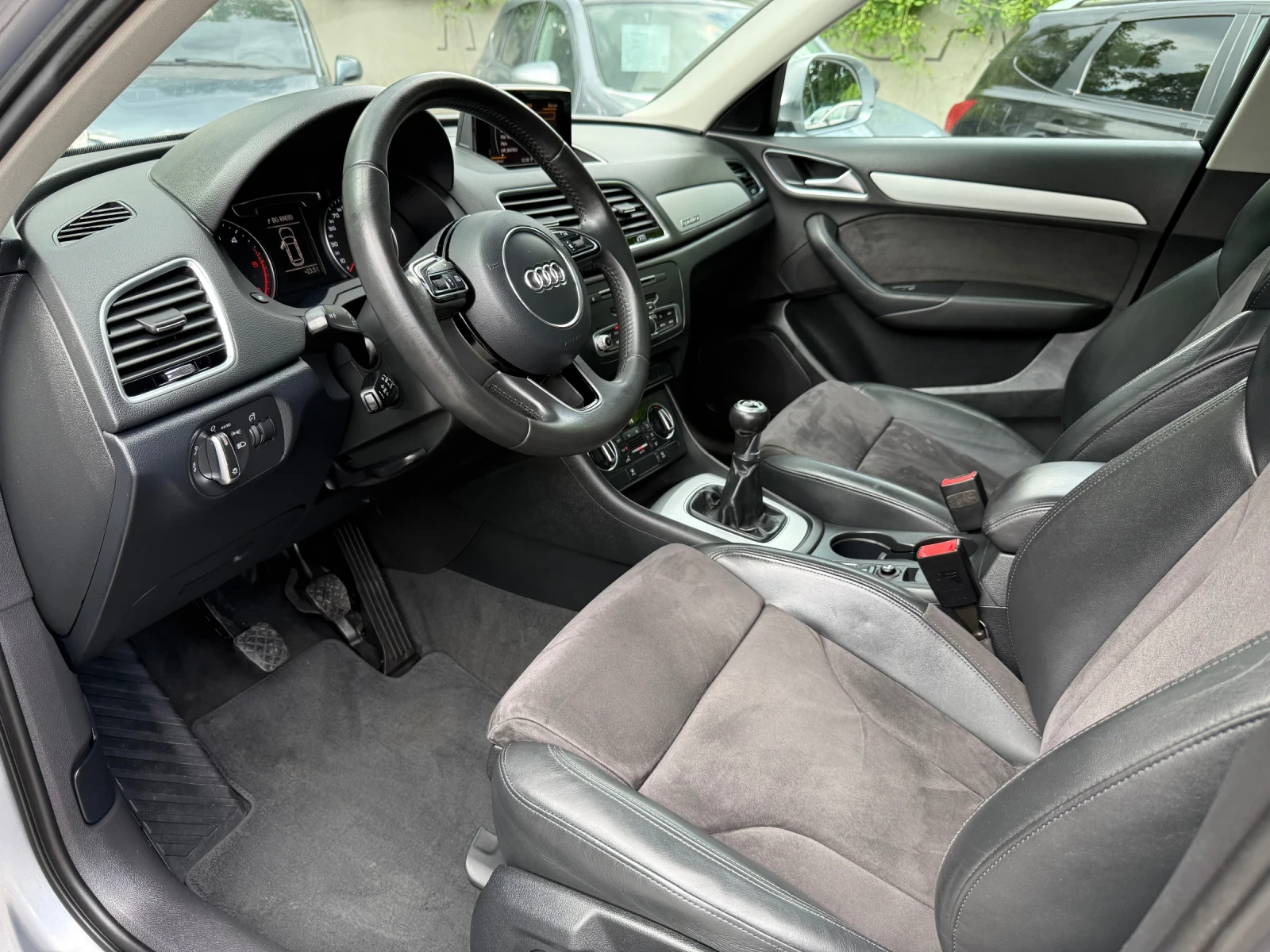 Audi Q3 2.0TDI Quattro Facelift - 150к.с. - EURO6b - ТОП! , снимка 9 - Автомобили и джипове - 54726826
